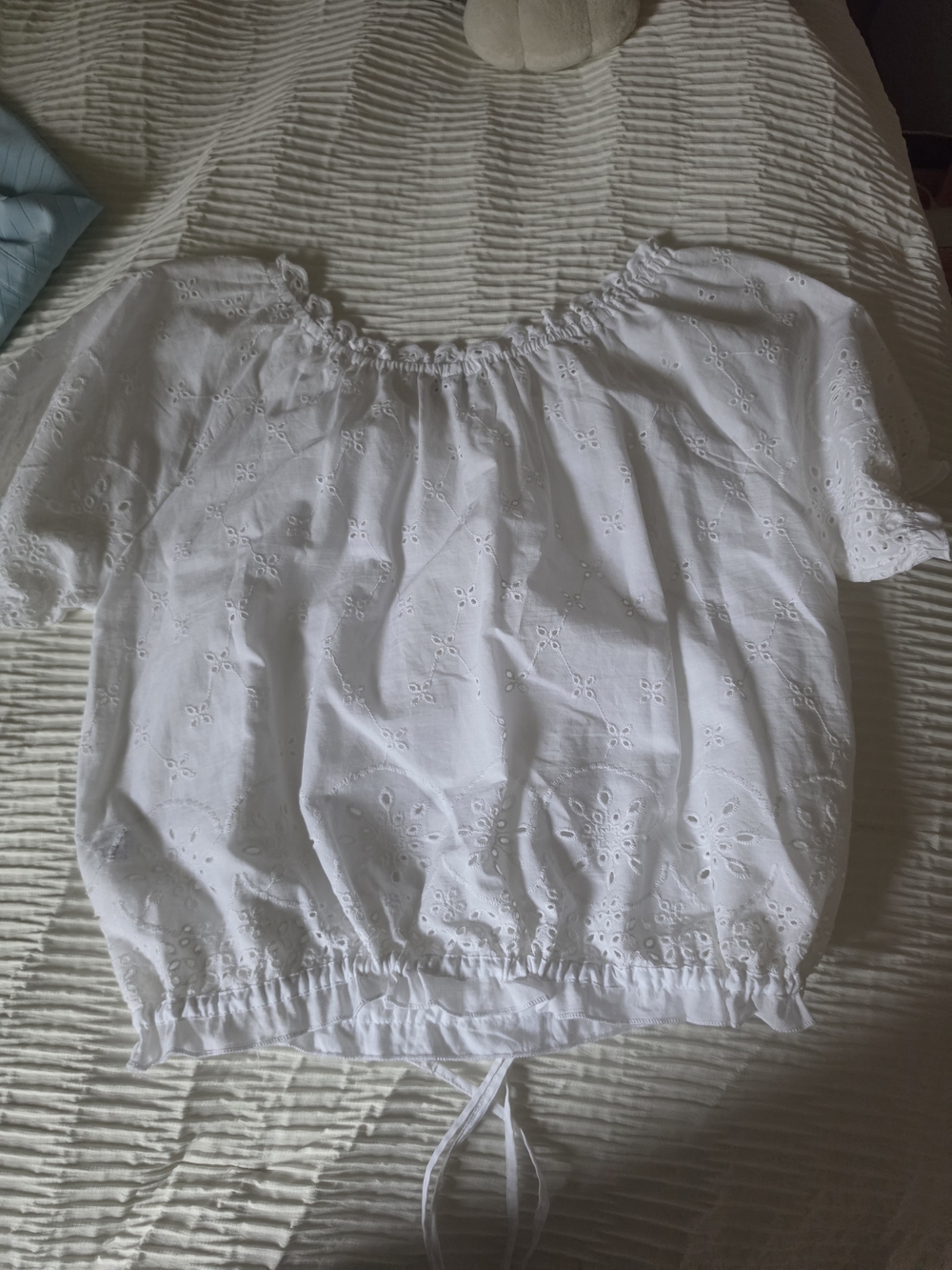 White Eyelet Peasant Blouse - Women (100% cotton) - Picture 4 of 4